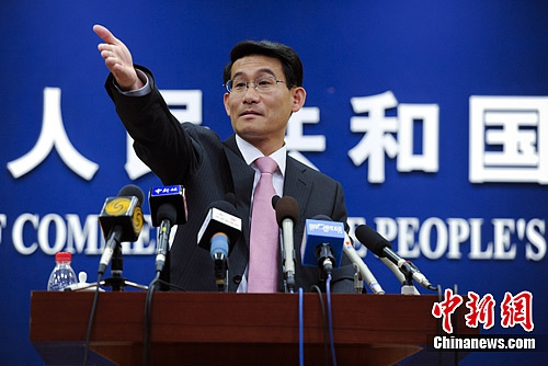 商務部舉行例行新聞發(fā)布會，新聞發(fā)言人沈丹陽回答記者提問。資料圖 中新社發(fā) 劉震 攝